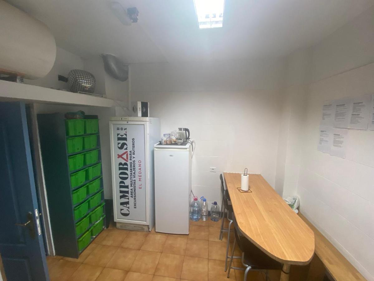 Campobase.Box Hostel El Medano  Ngoại thất bức ảnh